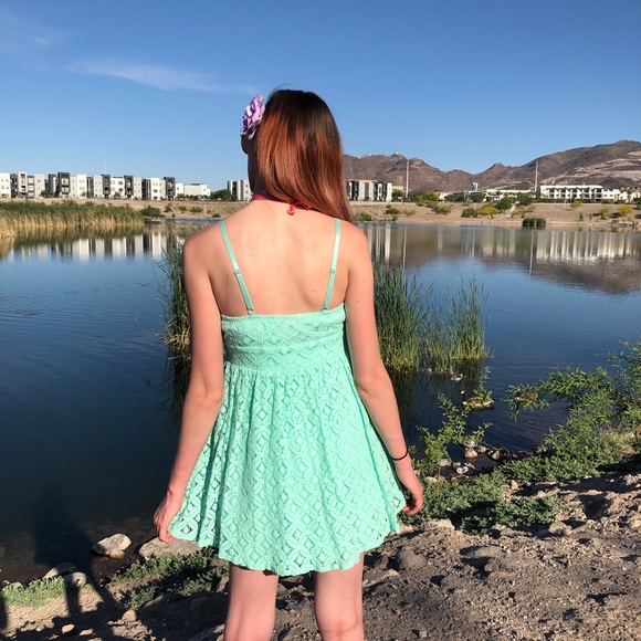 Trixxi Beautiful Floral Lace Dress π - Picture 3 of 7